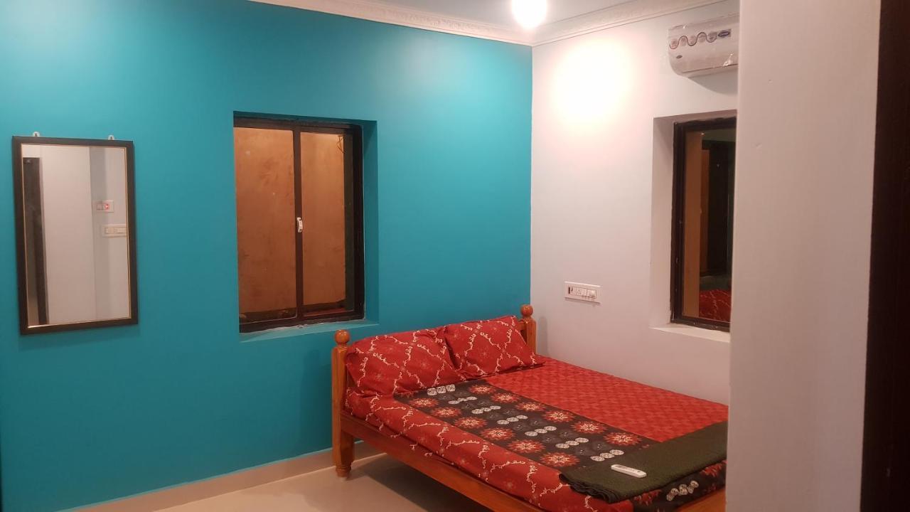 Tirunallar Jms Guest House المظهر الخارجي الصورة